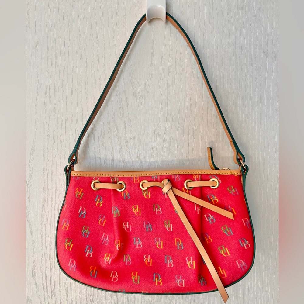 DOONEY & BOURKE VINTAGE TOP ZIP BAG